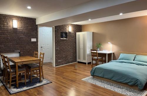 Applewood Apartment | Entire Basement Apartment in Mississauga, Etobicoke