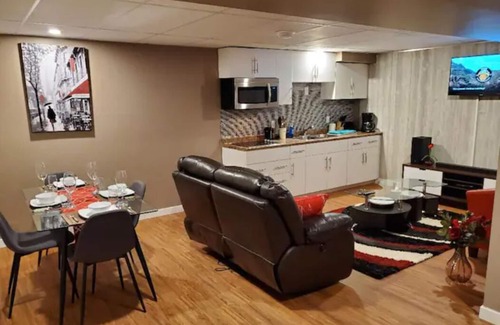 Transcona Bed & Breakfast | Entire Basement Apt.-3 mins Drive to Regent Avenue