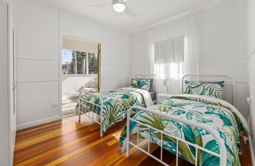 Bongaree House | Entire Beach House on Bribie Island