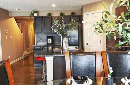 Northwest Edmonton House | Entire Beautiful and Cozy Home in Northwest of Edmonton