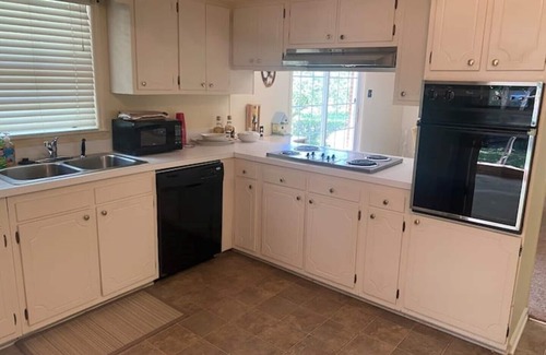 Valdosta House | Entire Beautiful Home 3 Bedroom & 2 Bath