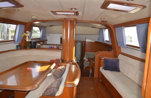 Isla Grande House | Entire boat