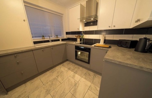 Ridgeway House | Entire Bungalow in Rawmarshnn