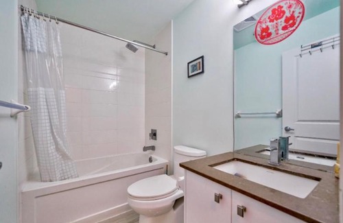 Willowdale Apartment | Entire condo 2 bedroom Budget Stay Walk to Subway
