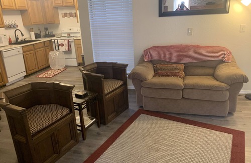 Oklahoma City Condo | Entire condo. Cozy 1BR/BA unit in a gated complex in NW OKC by Kilpatrick Trnpk