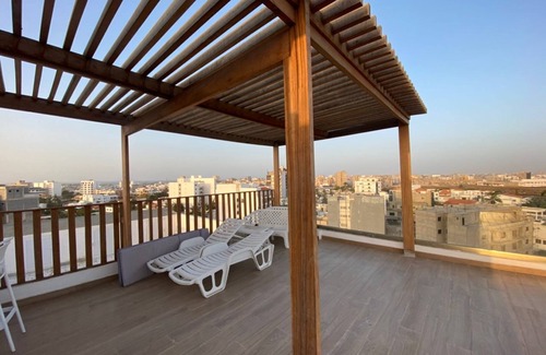 Ngor Apartment | Entire Condo with Pool, 3bedrooms, 4.5baths, 5beds, Terrace and Gym in Almadies