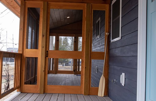 Blossvale Cottage | Entire Cottage in Sylvan Beach