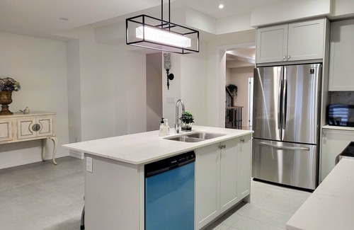 Richmond Hill House | Entire Cozy Home at the heart of Richmond Hill!