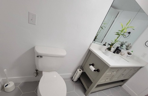 Murray House | Entire Cozy Private Basement with two bedrooms