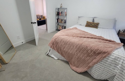 Murray House | Entire Cozy Private Basement with two bedrooms