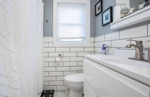 Eastwood House | Entire Cute Boho Home Near Hospital, Expo Center,