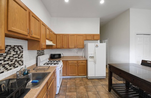 Bridgeport Apartment | Entire First Floor Apartment in Bridgeport, CT