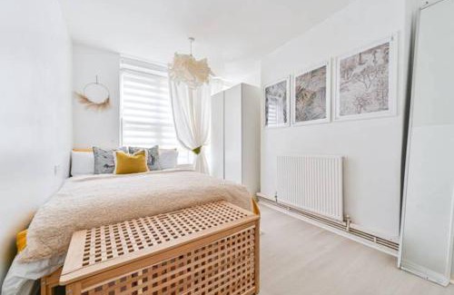 Greenwich West Apartment | Entire flat one bedroom heart of the Cutty Sark ,convenient and spacious