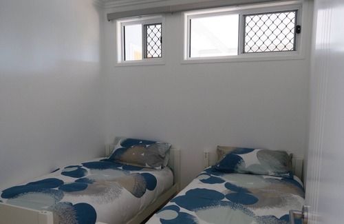 Wynnum Apartment | Entire Floor @ St Cath's Cottage, Wynnum by the Bay
