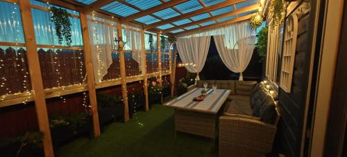 Bandon Apartment | Entire guest house in Bandon