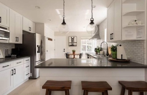 Castro Valley Cottage | Entire Hilltop Cottage Retreat with Canyon Views: Heart of the the Bay Area