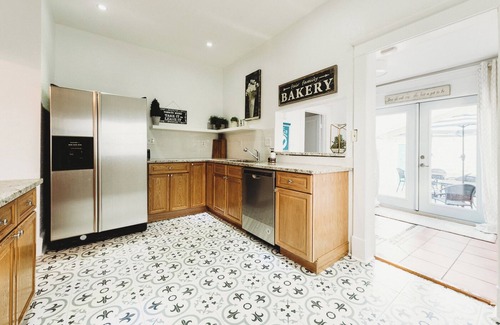 Historic Uptown House | Entire historic downtown guest house: 9 BR!