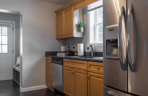West Haven House | Entire home 6 min walk from the beach!