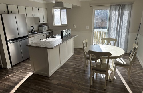 Riverton House | Entire Home - Family/Kid/Pet Friendly - Yard - Happy Place!