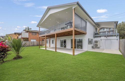 Mid North Coast Waterfront House | Entire home in Bonny Hills, Australia