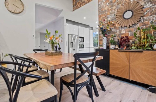 Hillsborough House | Entire home in Central Auckland