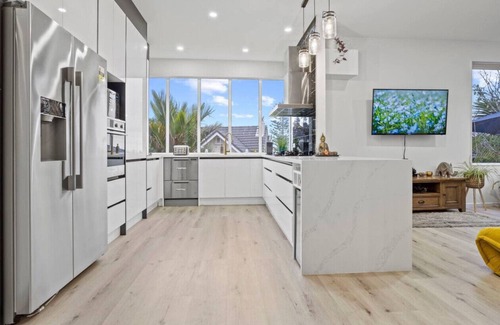 Hillsborough House | Entire home in Central Auckland