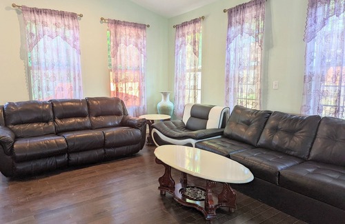Langdon House | Entire Home in NE DC. 5 BD/3BA