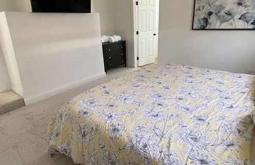 Folsom House | Entire home in the heart of Old Folsom!