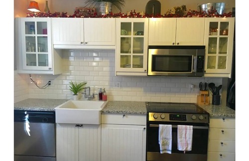 Corryville House | Entire Home in the PERFECT Location! UC & Downtown