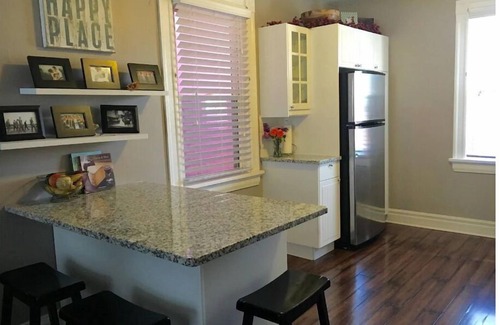 Corryville House | Entire Home in the PERFECT Location! UC & Downtown