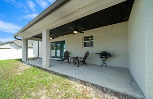 Spring Hill House | ENTIRE HOME MINUTES TO WEEKI WACHEE and HOSPITAL