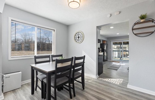 Lansing House | Entire Home Near MSU and Local Hospitals with Fast Wi-Fi & Dedicated Office