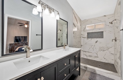 Tucson House | Entire Home- Updated, Modern, Cozy, Quiet, 2 bed 2 bath Retreat!