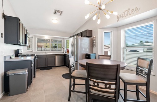 Tucson House | Entire Home- Updated, Modern, Cozy, Quiet, 2 bed 2 bath Retreat!