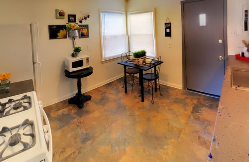 Madison Heights House | Entire Home 👑 🛌 Xfinity TV WIFI Free WasherDryer