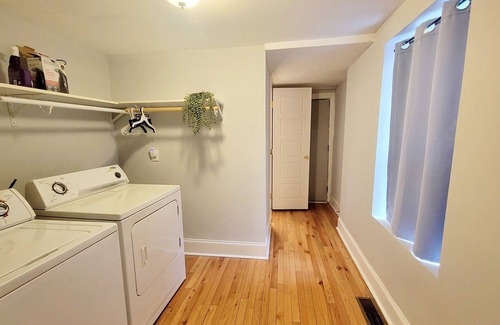 Downtown Baltimore Apartment | Entire House 1BD King Bed near Downtown