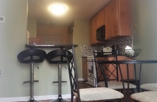 South Hill House | Entire House 2 miles from Buttermilk Falls! Sleeps up to 11 and pet friendly!