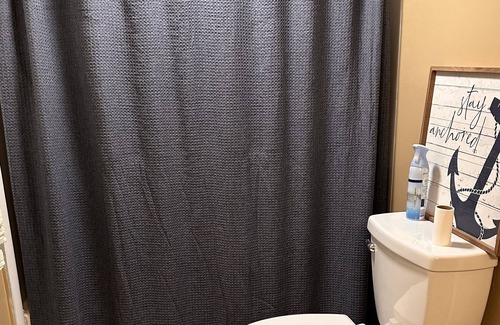Freeport House | Entire House Downtown Freeport, Walking Distance to Everything!