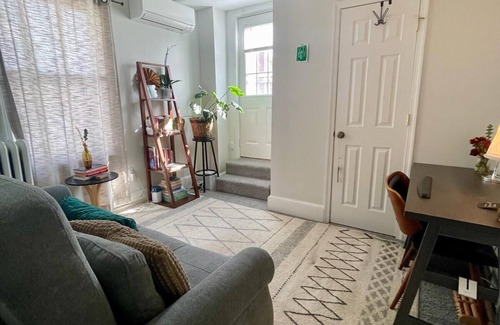 Washington House | Entire House: Free Parking, Walk from Metro - Eco-friendly in Washington, DC!