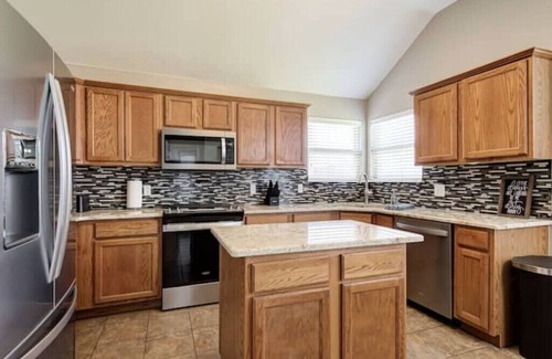 Edmond House | Entire House in Edmond