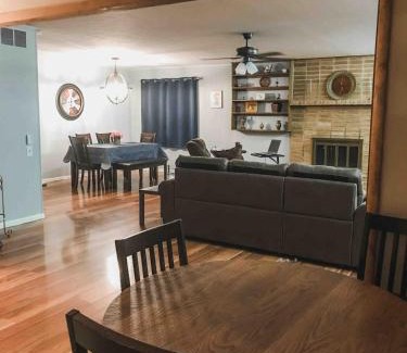Springdale House | Entire House in the Heart of NW AR with Office Space