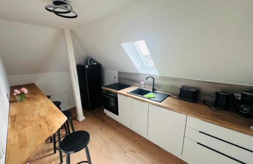 Lippstadt Apartment | Entire House l 12 Beds l 8 Room l Floor-Heating l WiFi