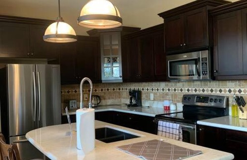 Westshore Estates House | Entire house ,Lake View Cottage ,sleeps 8