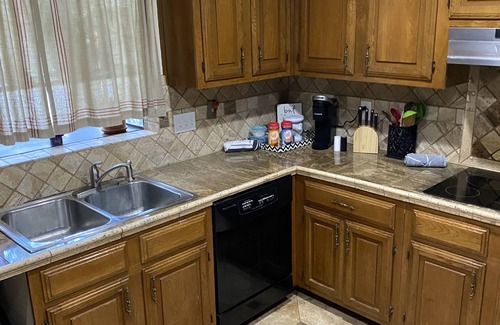 Oak Creek House | Entire House, Near Sea World, Six Flags, Lackland AFB,
