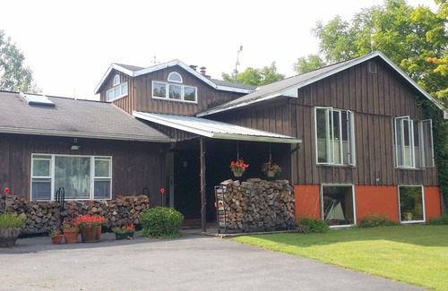 Cazenovia House | ENTIRE HOUSE: RidgeView at the top of Chittenango Falls! 3 bedrooms, sleeps 6