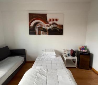 Loures House | Entire House Room Fanhoes