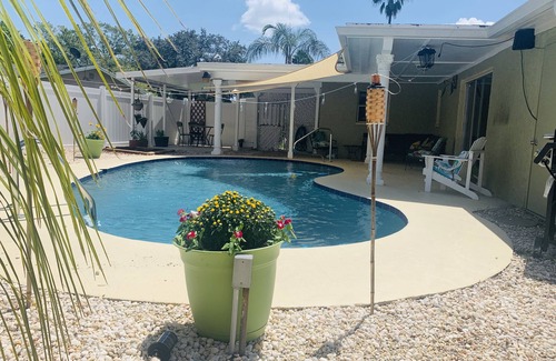 Pinellas Park House | Entire house w/pool close to beaches, downtown and airports