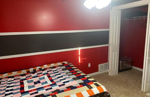 Taber House | entire house with a huge backyard (king size bed)