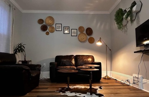 Inner Harbour House | Entire house with backyard in downtown Kingston