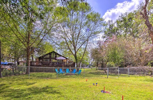 Berryville House | Entire Lakefront Getaway on Lake Palestine!